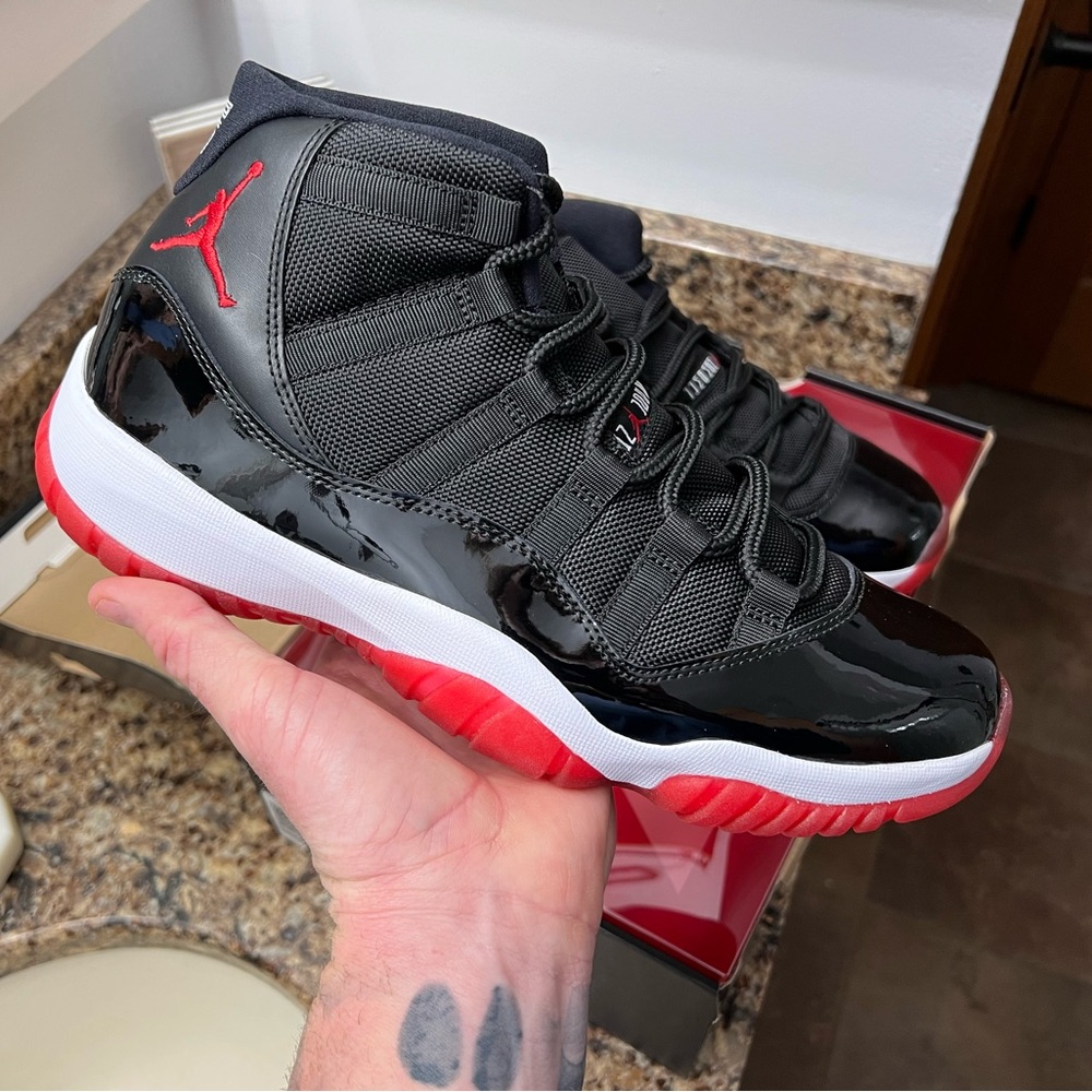 NWT Air Jordan 11 Playoffs 2012 Size 10 NEW